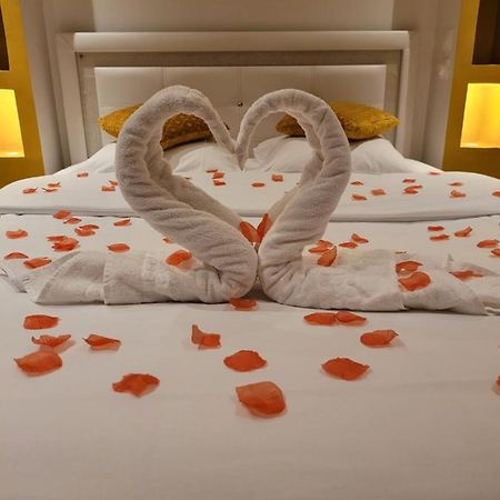 Spa Celyna Appartement Avec Jacuzzi Privatif Lyon Exteriör bild