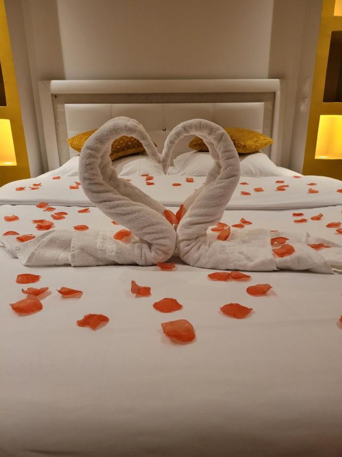 Spa Celyna Appartement Avec Jacuzzi Privatif Lyon Exteriör bild