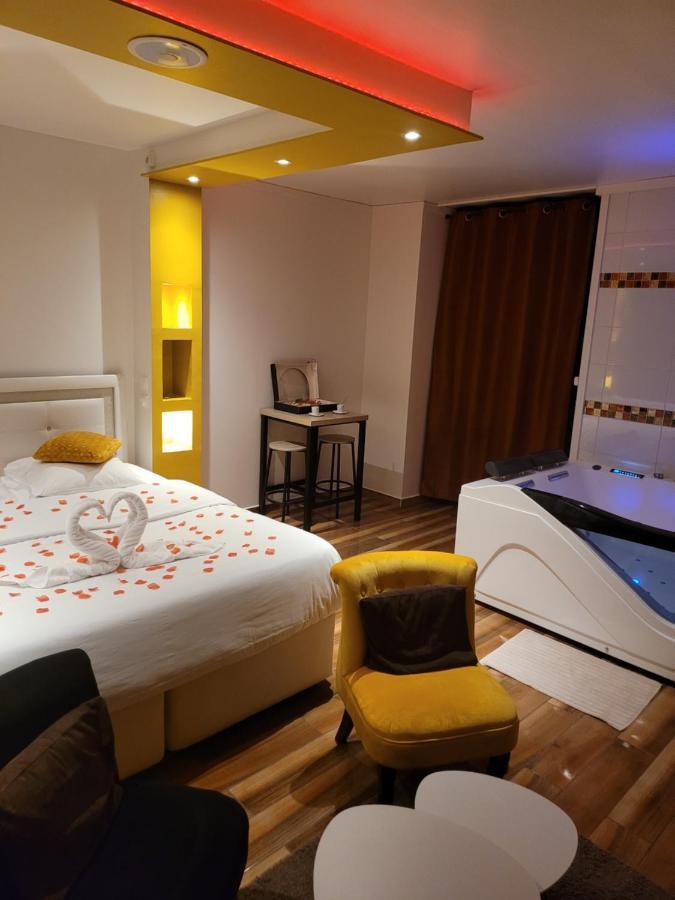 Spa Celyna Appartement Avec Jacuzzi Privatif Lyon Exteriör bild